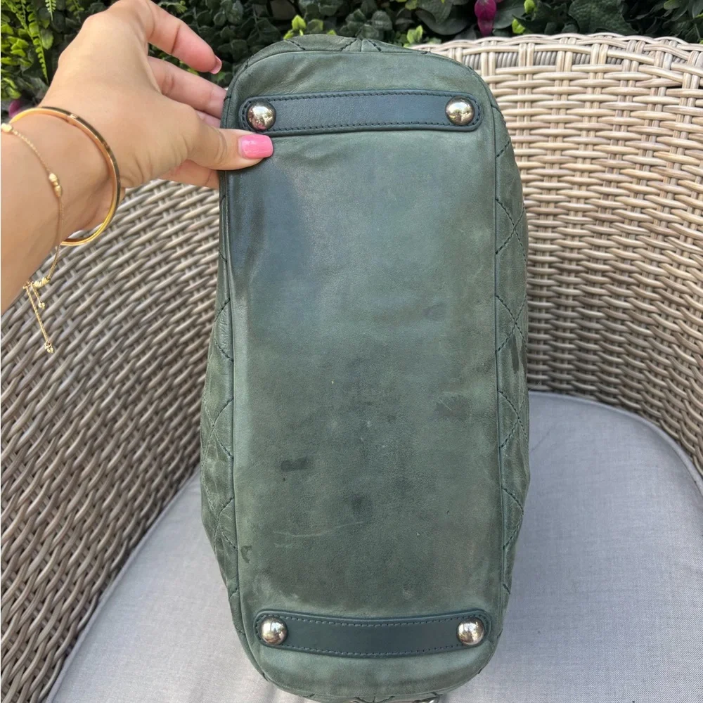 Authentic CHANEL in the mix iridescent khaki green tote 2011 winter collection